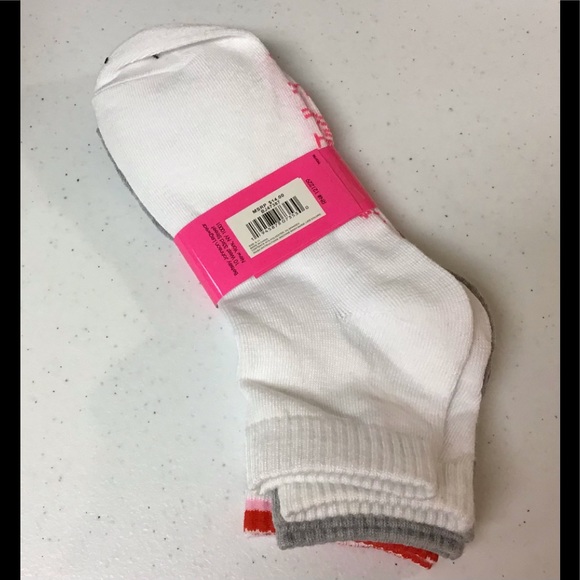 Betsey Johnson 3 Pk. Quarter Socks - Picture 3 of 4